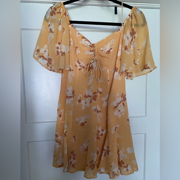 Abercrombie Flutter Sleeve Keyhole Mini Dress - Picture 2 of 3